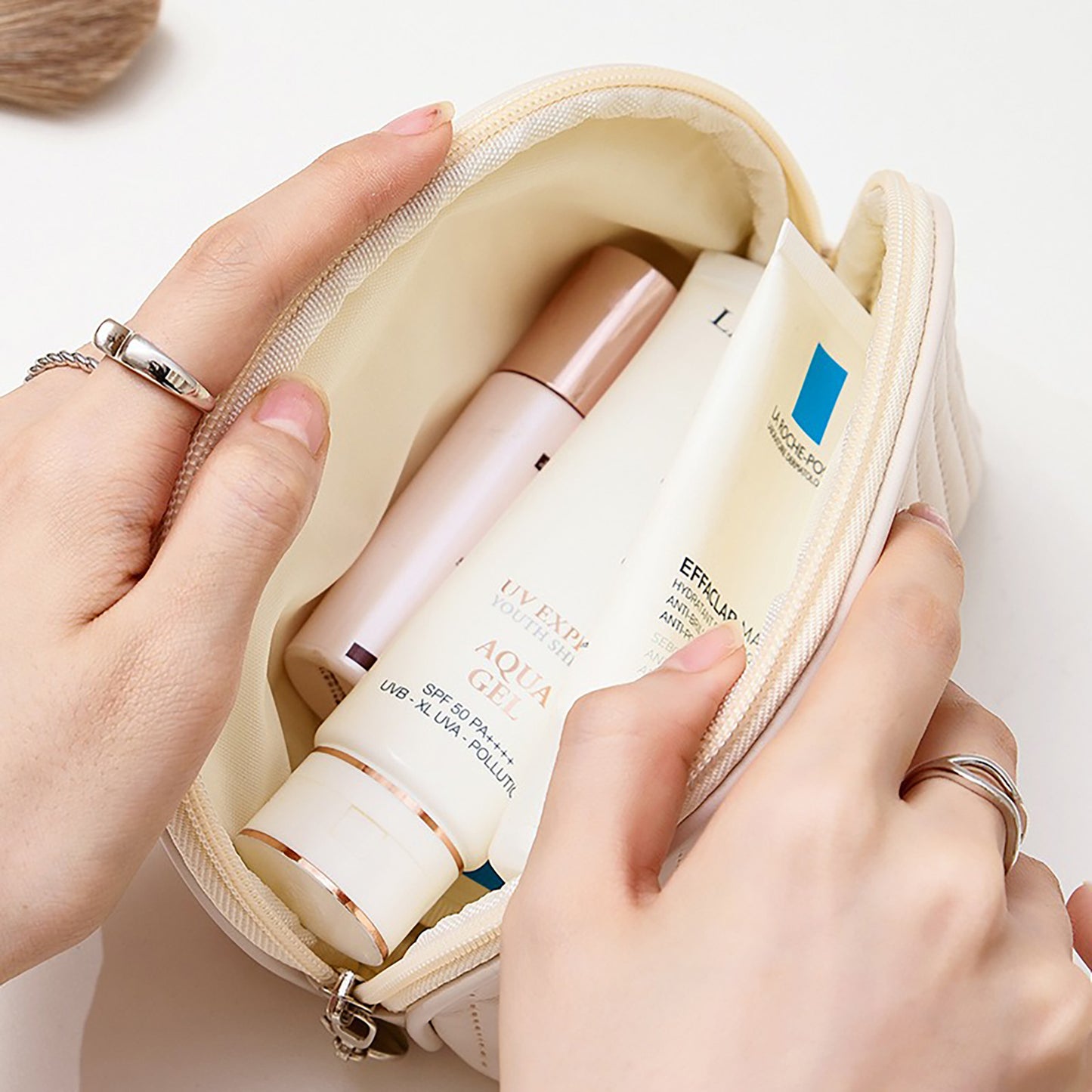 Round Cake Cosmetic Bag